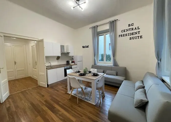 Bg President Con Parcheggio - Vista Citta Alta * 贝尔加莫